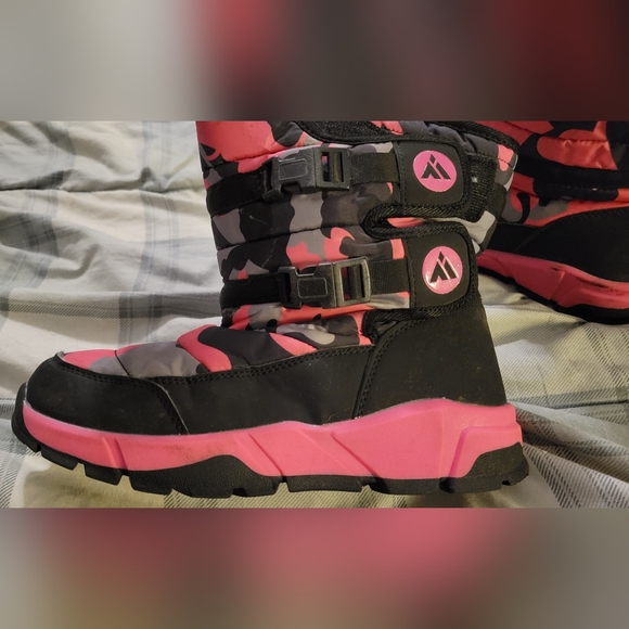 Big kid size 5 Mishansha snow boot - Picture 4 of 15